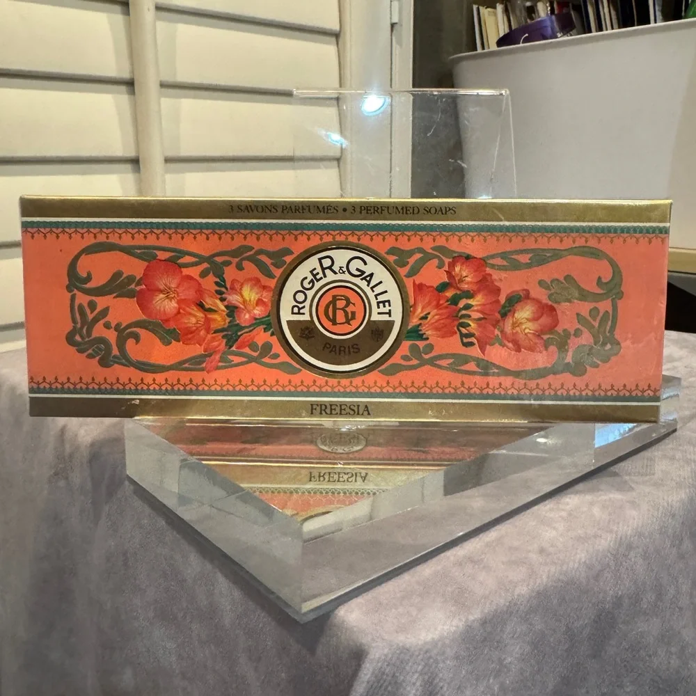 Roger‎ & Gallet Freesia Perfumed Soaps SET NIB